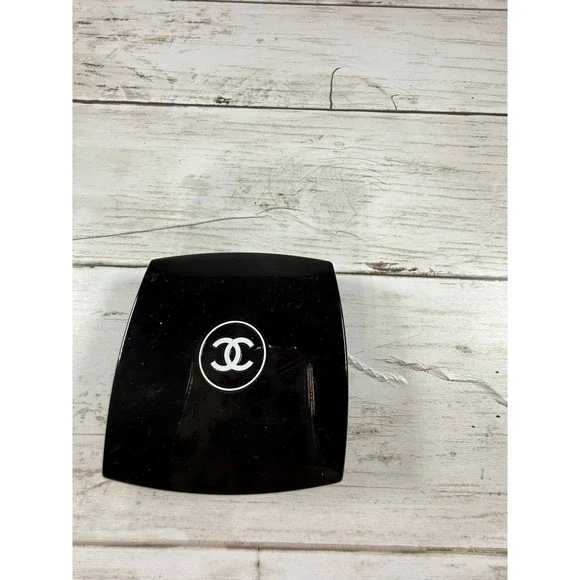 Chanel Les Quatre Ombres Quadra Eye Shadow Les Mats Naturels Nude Teak Bisque Sm - Picture 2 of 3